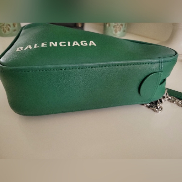 Balenciaga Triangle Leather bag - Picture 5 of 16